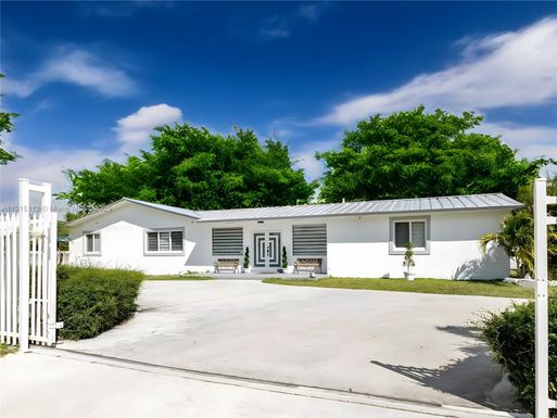 12601 SW 204th St, Miami FL 33177