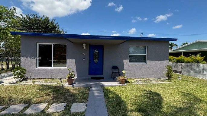 2731 NW 1st Ct, Pompano Beach FL 33069