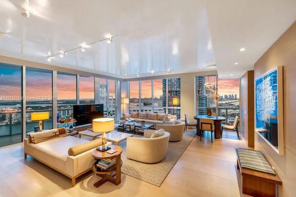 50 S Pointe Dr # 2703, Miami Beach FL 33139