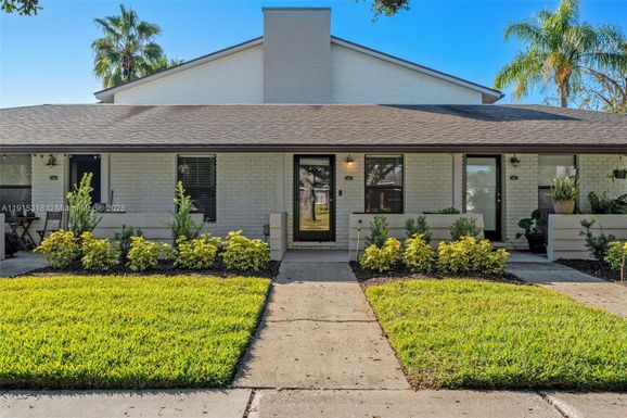 2944 Plaza Terrace Dr # 2944, Orlando FL 32803