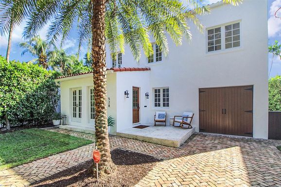 528 Navarre Av, Coral Gables FL 33134