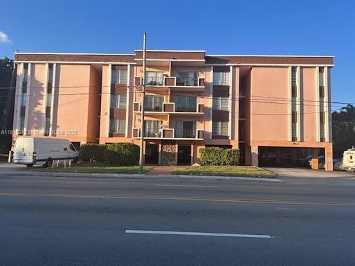 365 NE 125th St # 206, North Miami FL 33161