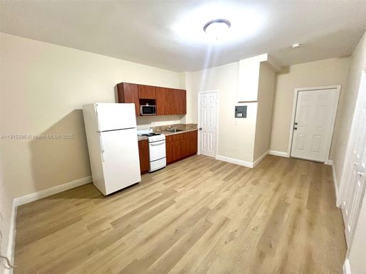 8411 Biscayne Blvd # 5, Miami FL 33138