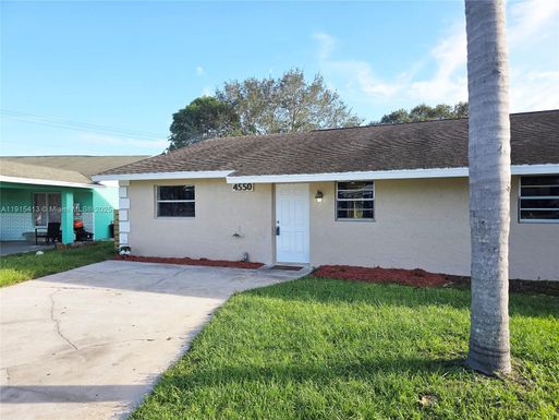 4550 SE Salvatori Rd, Stuart FL 34997