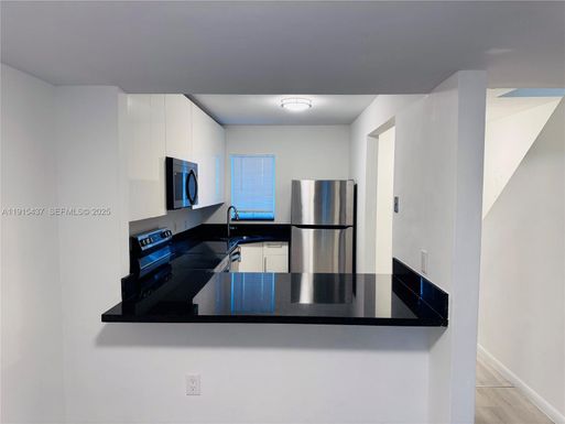 2660 W 76th St # 207, Hialeah FL 33016