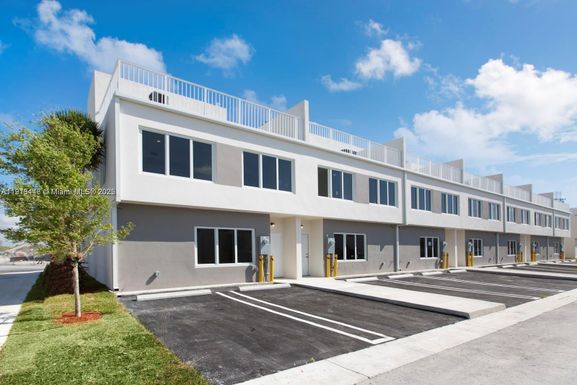 25743 SW 144th Ave, Homestead FL 33032