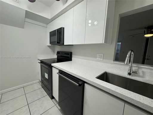 1060 Crystal Lake Dr # 201, Deerfield Beach FL 33064