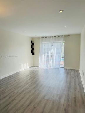 7505 SW 82nd St # 211, Miami FL 33143