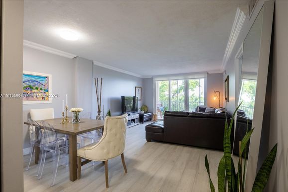 250 Jacaranda Dr # 506, Plantation FL 33324