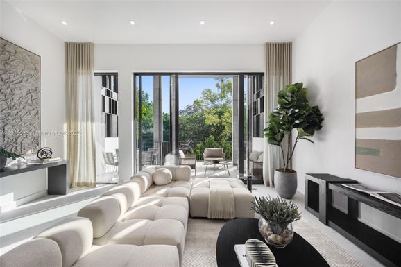 94 SW 28th Rd # 3, Miami FL 33129