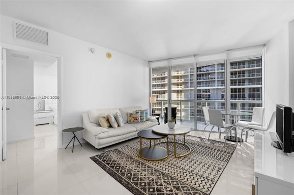 495 Brickell Ave # 2206, Miami FL 33131