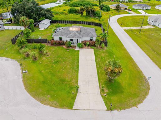 9012 S INDIO CT, La Belle FL 33935