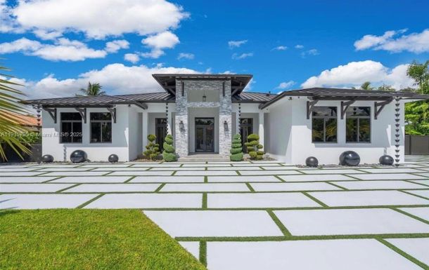 250 NW 129th Ave, Miami FL 33182