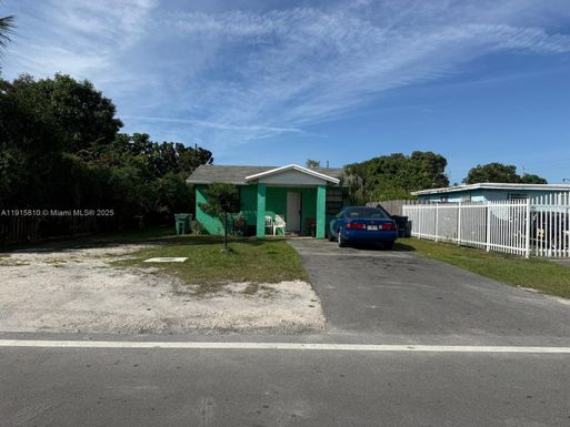 21640 SW 119th Ave, Miami FL 33170