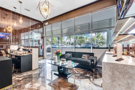 Confidential 8th St, Miami FL 33184