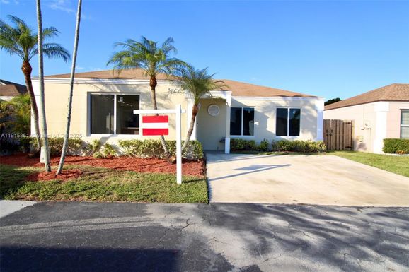 9775 SW 221st St, Cutler Bay FL 33190