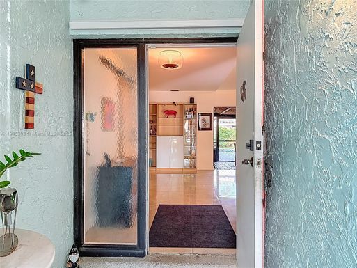 2321 NW 102nd Way, Pembroke Pines FL 33026