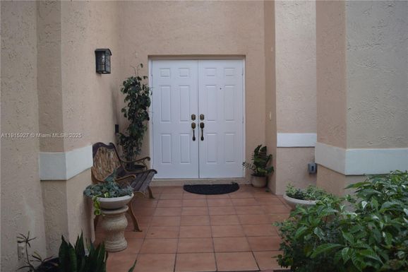 538 Slippery Rock Rd, Weston FL 33327