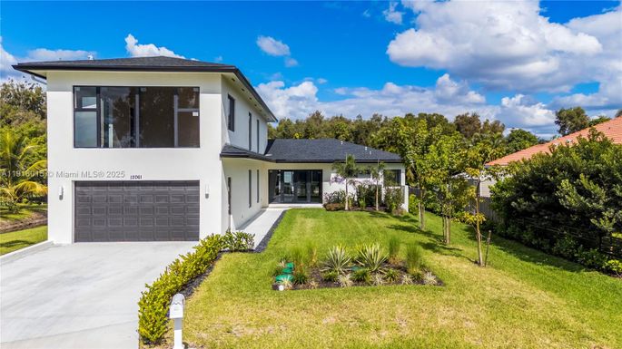 12061 NW 26th St, Plantation FL 33323