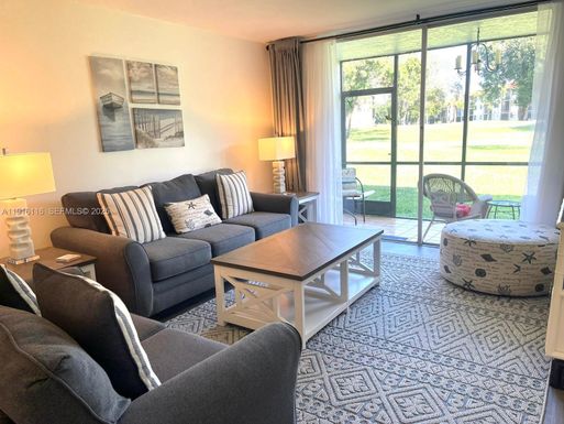 8941 S Hollybrook Blvd # 103, Pembroke Pines FL 33025