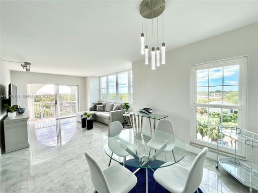 250 NE 20th St # 5250, Boca Raton FL 33431