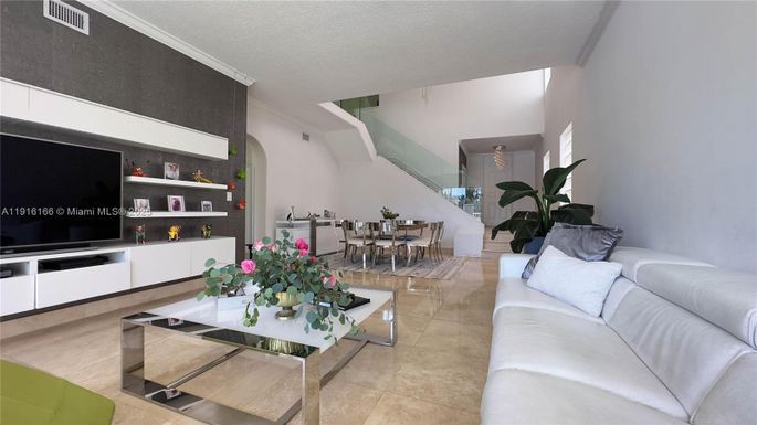 3024 NE 210th St, Aventura FL 33180