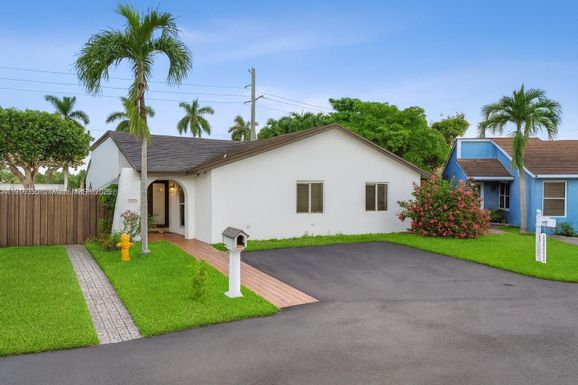 3250 SW 116th Pl, Miami FL 33165
