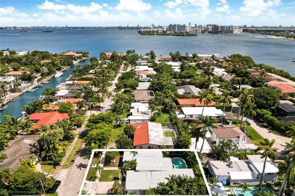 1120 NE 86th St, Miami FL 33138