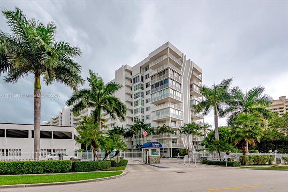 609 Ocean Dr # 10H, Key Biscayne FL 33149
