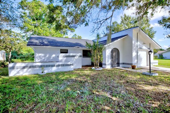 220 Rhapsody Ave, Lake Placid FL 33852