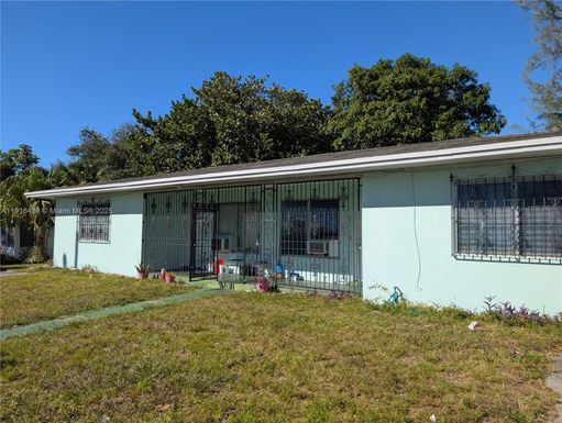 335 - 337 NE 168th St, North Miami Beach FL 33162