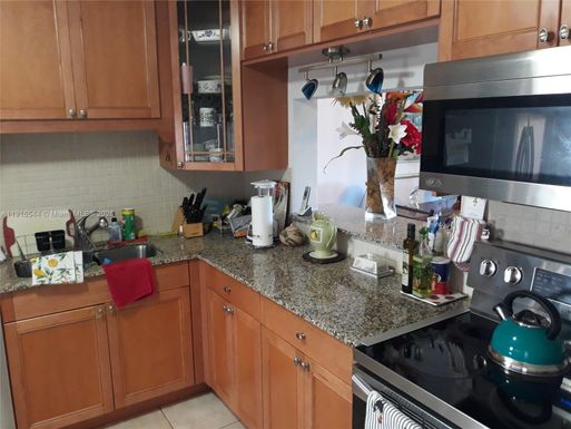 215 SE 3rd Ave # 407A, Hallandale Beach FL 33009