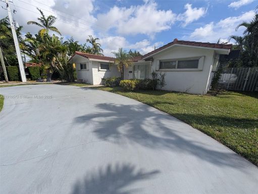 2003 N 45th Ave, Hollywood FL 33021
