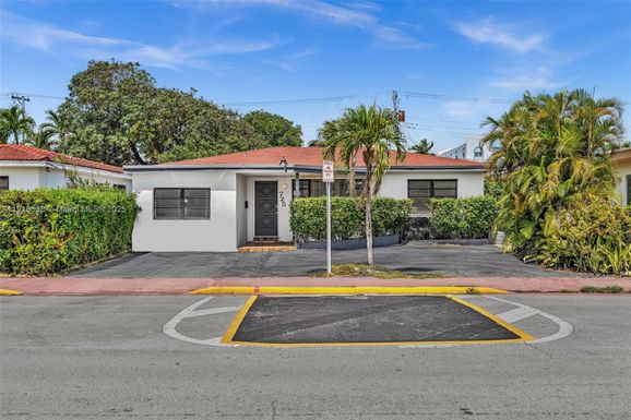 725 82nd St, Miami Beach FL 33141
