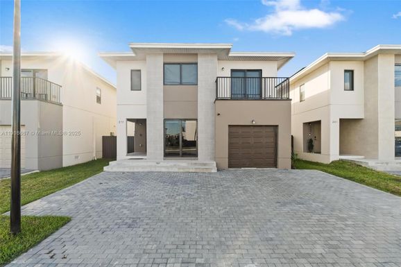 275 NW 13th Pl, Florida City FL 33034