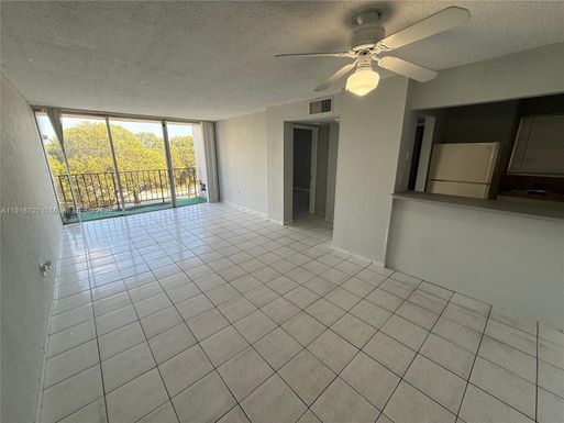 310 Fontainebleau Blvd # 401, Miami FL 33172