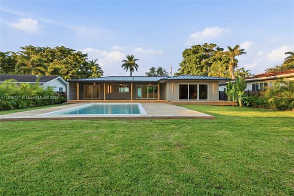 360 NW 87th St, El Portal FL 33150