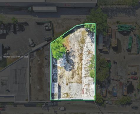 1074 NW 22nd St, Miami FL 33127