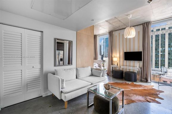 151 SE 1st St # 1404, Miami FL 33131