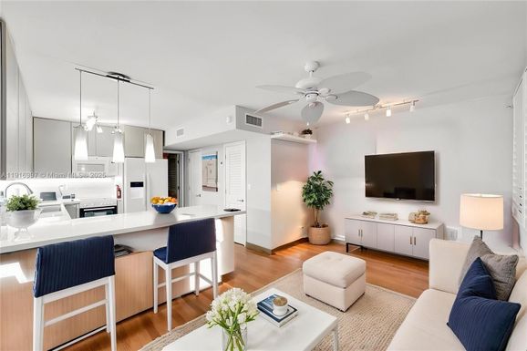 322 Taylor St # 1D, Hollywood FL 33019