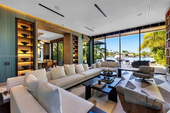 200 W Rivo Alto Dr, Miami Beach FL 33139