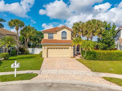 7457 Bryson Ct, Lake Worth FL 33467