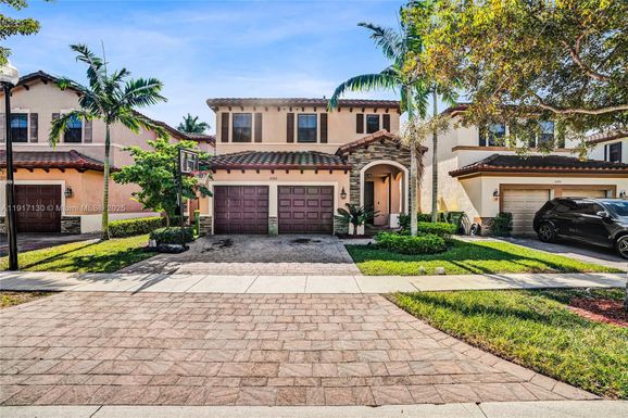 2502 NE 1st St, Homestead FL 33033