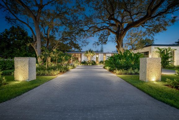 7051 SW 69th Ave, South Miami FL 33143