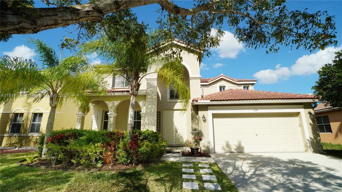 1546 Sandpiper Cir, Weston FL 33327