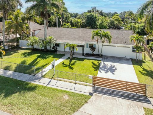 524 NW 14th St, Homestead FL 33030