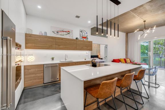 11111 Biscayne Blvd # 1F, Miami FL 33181