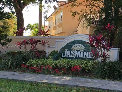 15274 SW 111th St, Miami FL 33196