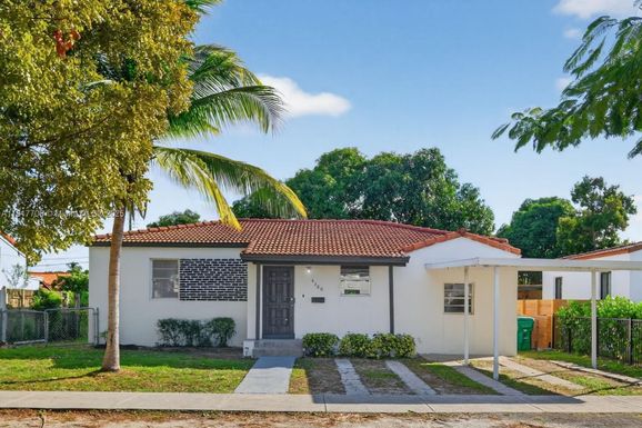 4360 SW 2nd St, Miami FL 33134