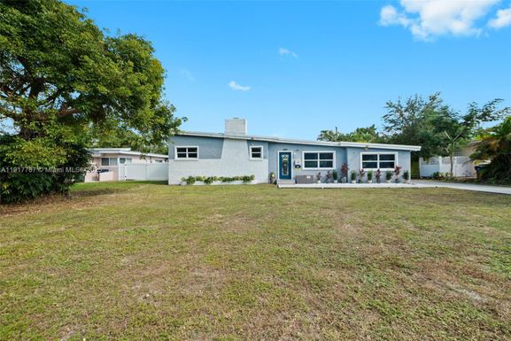 281 Iroquois St, Miami Springs FL 33166